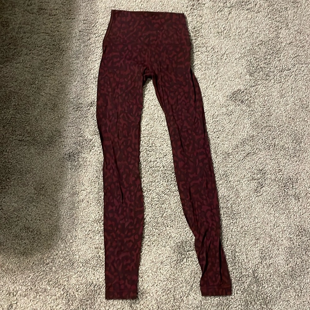 Lululemon size 4 pattern leggings